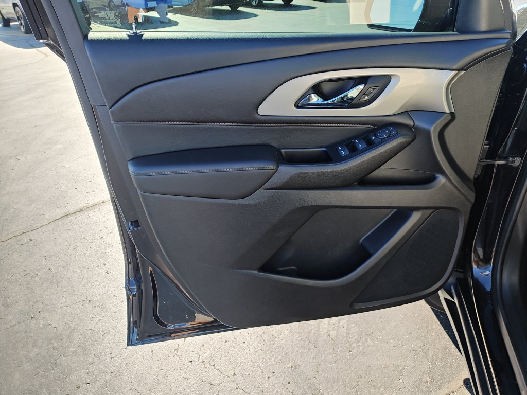 Used 2020 Chevrolet Traverse LS FWD image 12