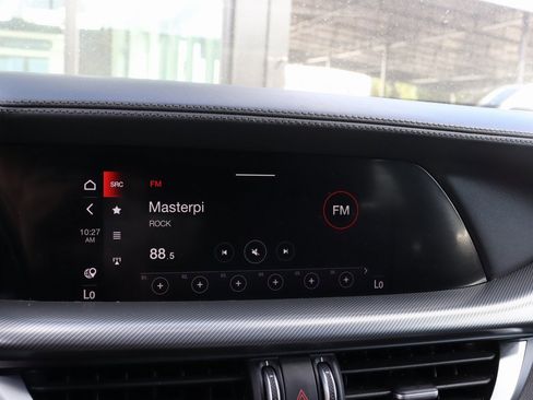 Used 2023 Alfa Romeo Stelvio Veloce image 32