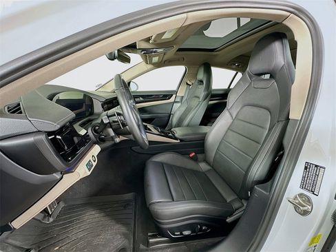 Used 2024 Porsche Panamera image 21