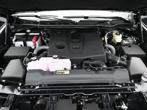 New 2026 Toyota Tundra Limited AWD/4WD image 18