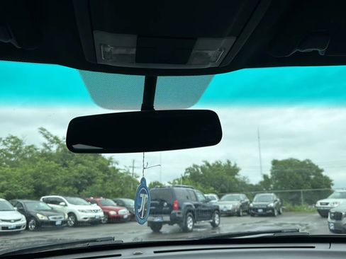 Used 2014 Ford Explorer XLT w/ Equipment Group 202A image 33