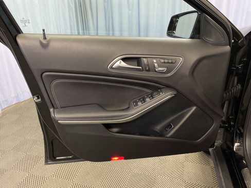 Used 2018 Mercedes-Benz GLA 250 4MATIC image 11