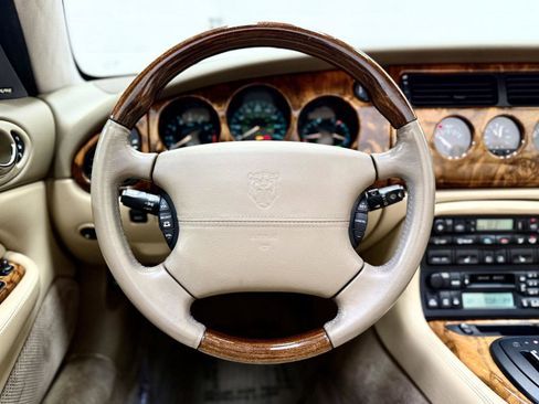 Used 2001 Jaguar XK8 Convertible RWD image 16
