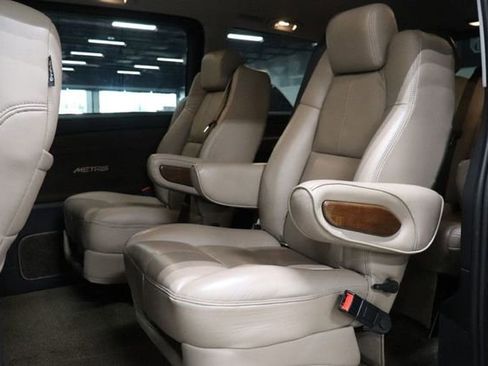 Used 2018 Mercedes-Benz Metris Passenger image 19