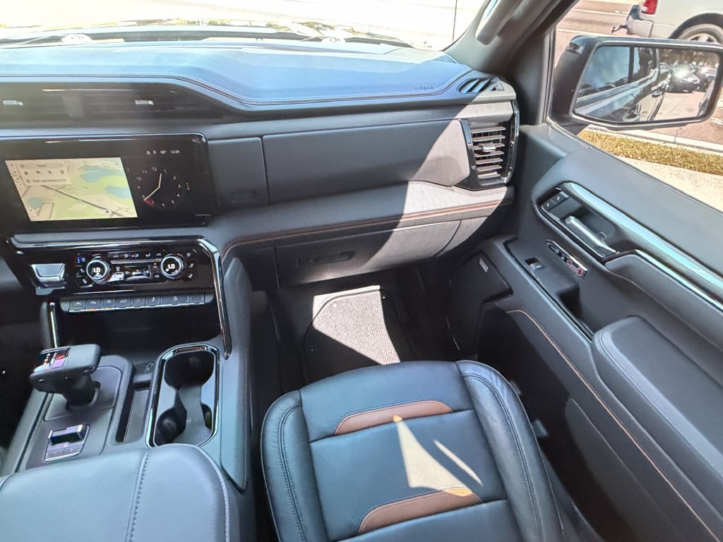 Used 2025 GMC Sierra 1500 AT4 w/ AT4 Premium Package AWD/4WD image 16