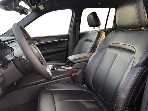 New 2026 Jeep Grand Cherokee Limited w/ Limited Altitude Package image 9