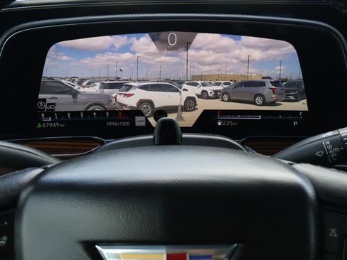 Used 2021 Cadillac Escalade ESV Premium Luxury w/ Driver Assist Tech Package image 39