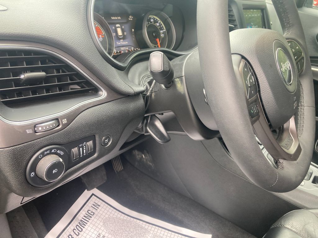 Used 2022 Jeep Cherokee Latitude Lux AWD/4WD image 17