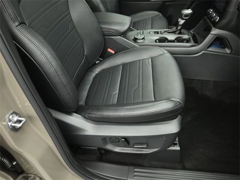 Used 2025 Ford Ranger Lariat w/ Black Appearance Package image 32