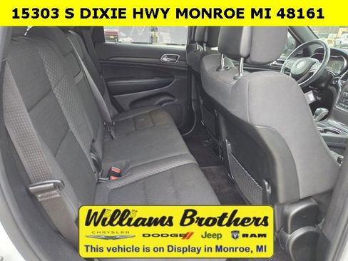 Used 2019 Jeep Grand Cherokee Laredo image 18