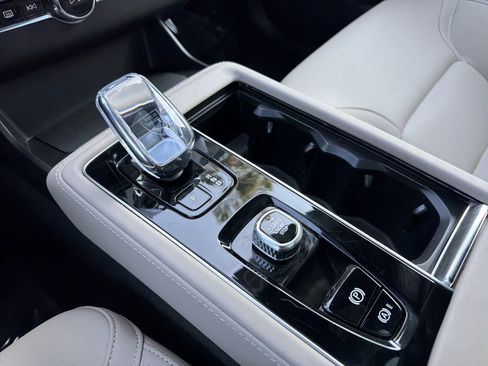 Certified 2026 Volvo XC90 B6 Plus AWD/4WD image 26