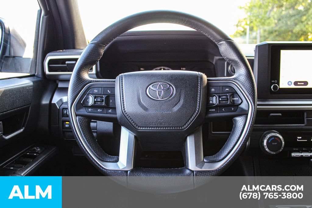 Used 2025 Toyota 4Runner SR5 AWD/4WD image 24