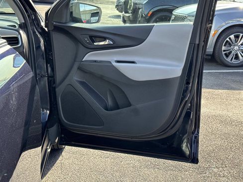 Used 2020 Chevrolet Equinox LT image 12