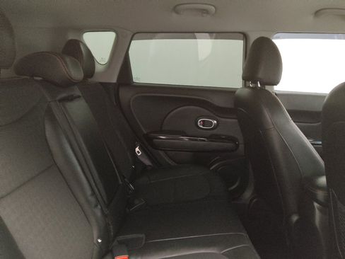 Used 2019 Kia Soul ! FWD image 19