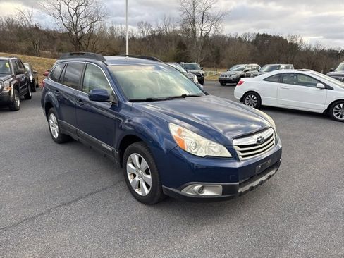 Used 2010 Subaru Outback 2.5i Premium image 2