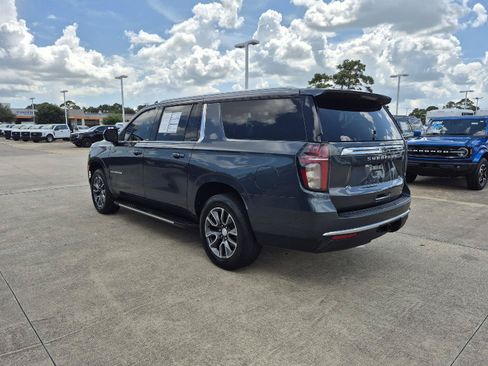 Used 2021 Chevrolet Suburban LT RWD image 17