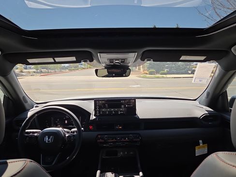 New 2026 Honda Pilot TrailSport image 11