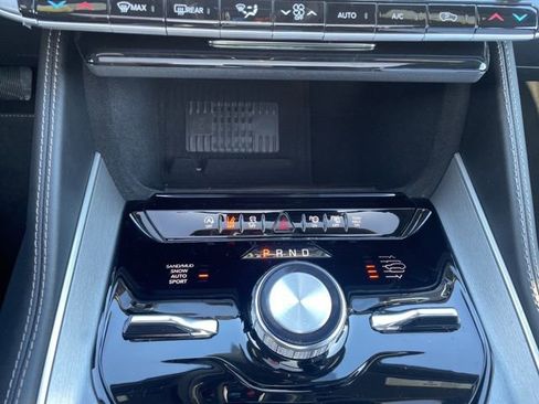 New 2026 Jeep Grand Wagoneer Limited AWD/4WD image 32
