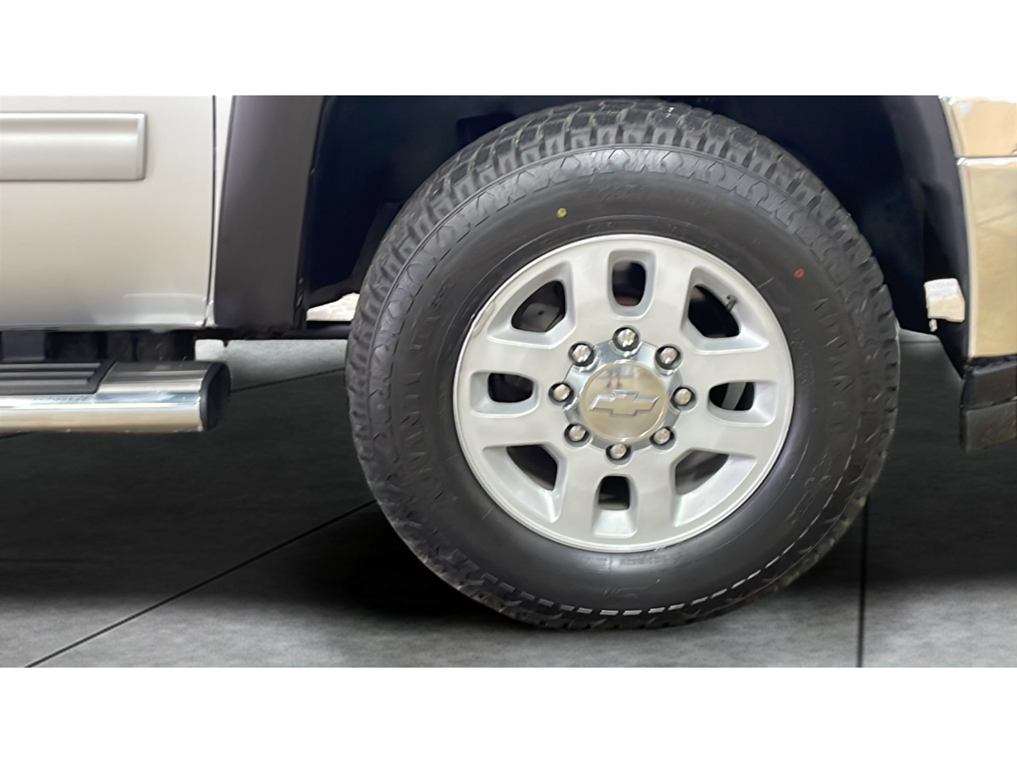 Used 2014 Chevrolet Silverado 3500 LTZ w/ LTZ Plus Package AWD/4WD image 19