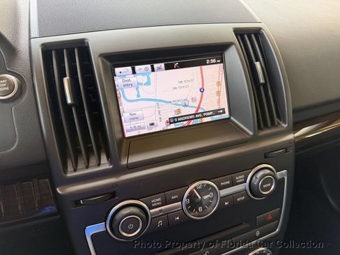Used 2014 Land Rover LR2 AWD/4WD image 42