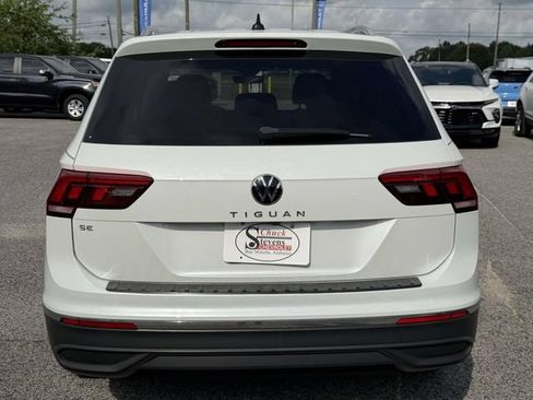 Used 2023 Volkswagen Tiguan SE FWD image 5