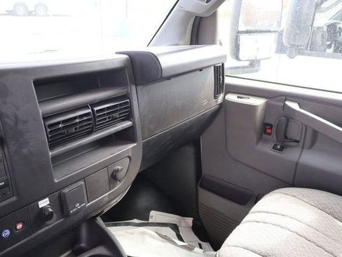 New 2025 GMC Savana 3500 w/ Power Convenience Package RWD image 17
