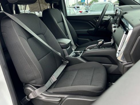 Used 2024 GMC Canyon Elevation image 7