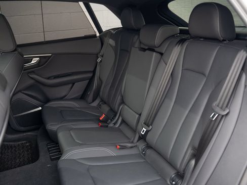 Certified 2025 Audi Q8 Premium Plus w/ Premium Plus Package AWD/4WD image 18