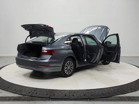 Used 2019 Volkswagen Jetta SE FWD image 16