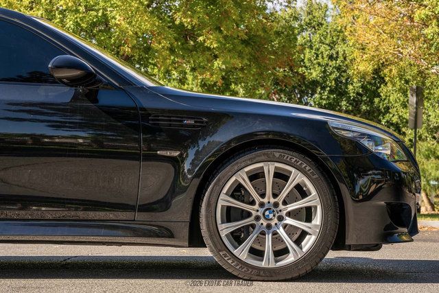 Used 2010 BMW M5 RWD image 9