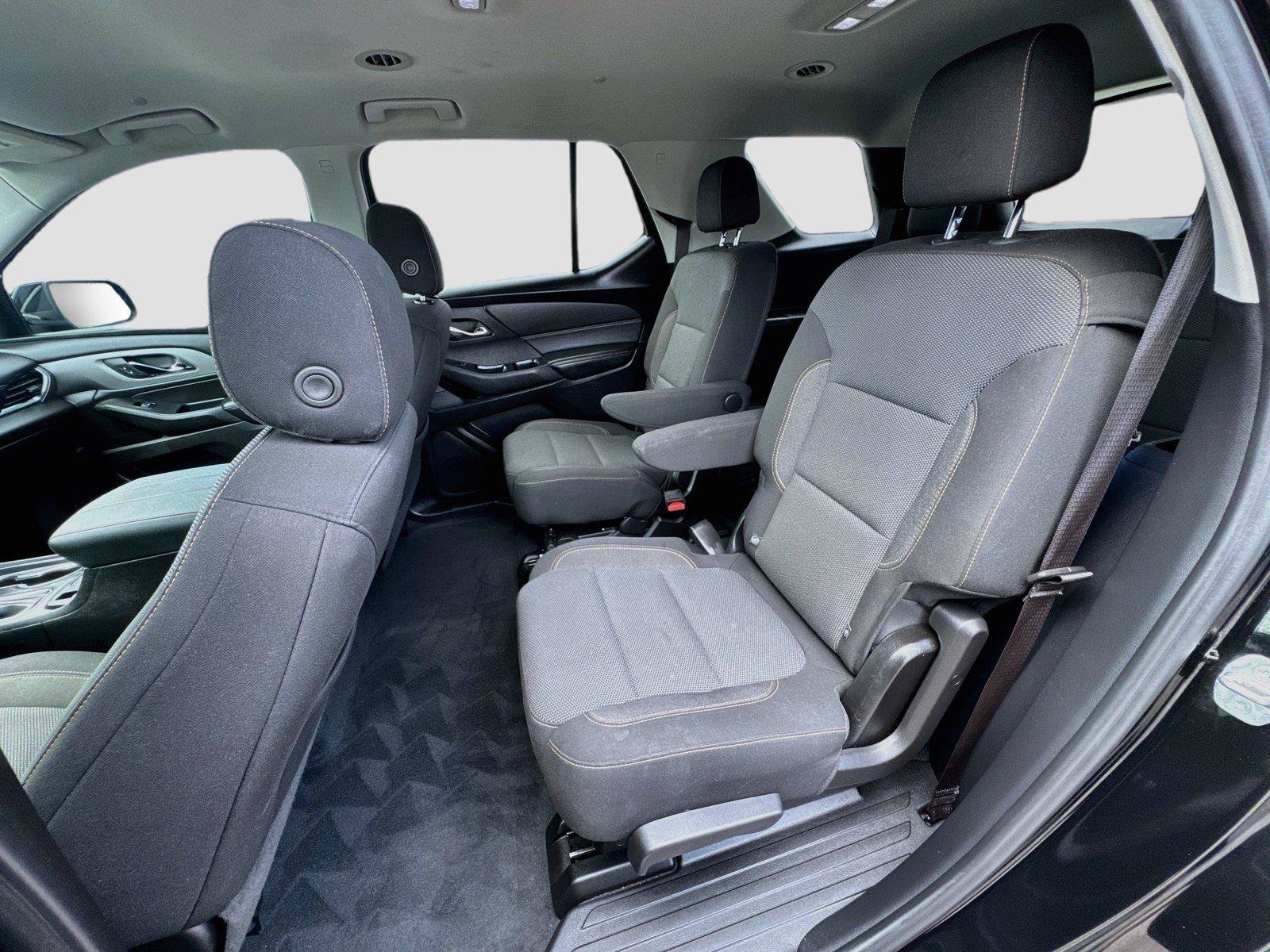 Used 2021 Chevrolet Traverse LT FWD image 24