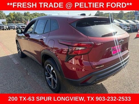 Used 2024 Chevrolet Trax RS FWD image 5