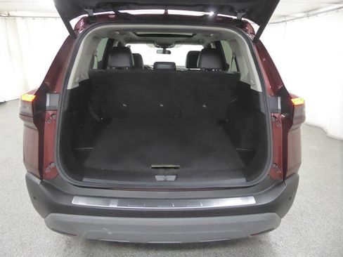 Used 2022 Nissan Rogue SV w/ SV Premium Package FWD image 33