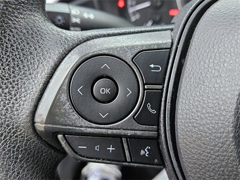 Used 2020 Toyota Corolla LE image 22