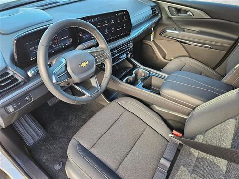 New 2026 Chevrolet Traverse LT w/ Driver Confidence Package image 3