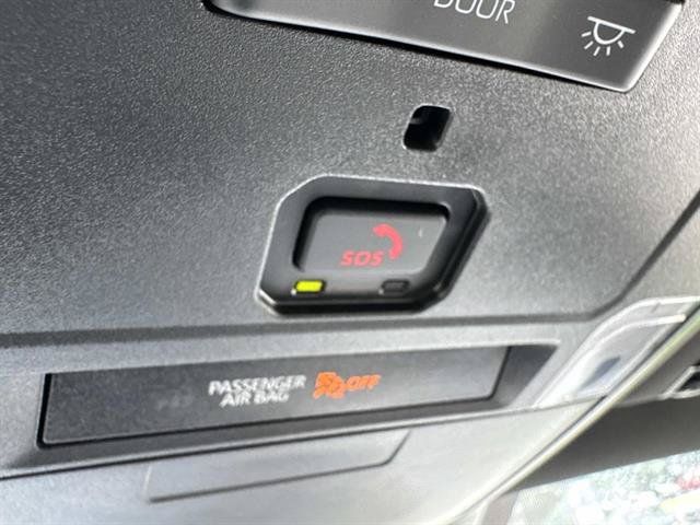 Used 2025 Toyota Tundra Limited AWD/4WD image 19