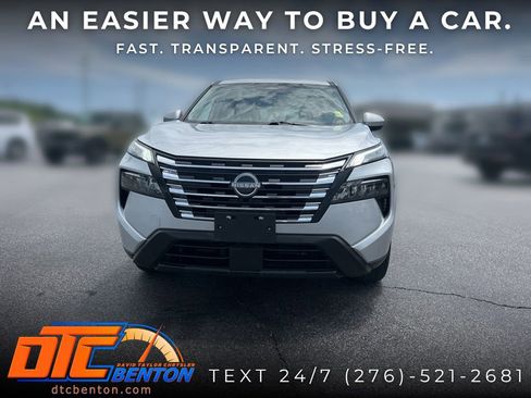Used 2025 Nissan Rogue SV FWD image 8
