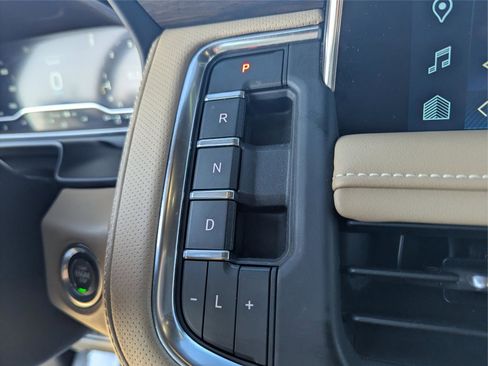 Used 2023 Chevrolet Tahoe Premier w/ Premium Package 2 image 24