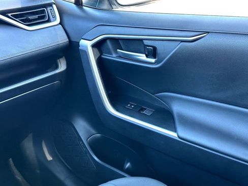 Certified 2025 Toyota RAV4 XLE FWD image 27