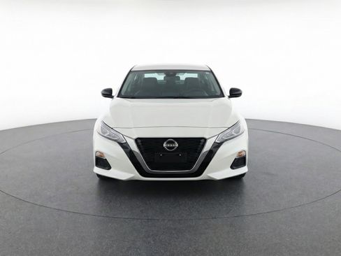 Used 2025 Nissan Altima 2.5 SV image 2