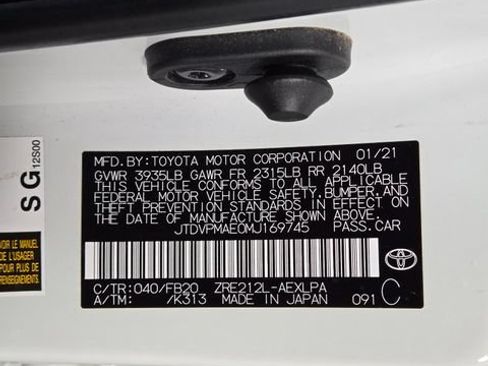 Used 2021 Toyota Corolla LE w/ LE Convenience Package FWD image 29