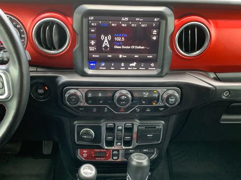 Used 2021 Jeep Wrangler Unlimited Rubicon AWD/4WD image 14