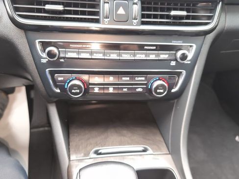 Used 2018 Kia Optima EX w/ Premium Package FWD image 18