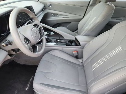 Used 2023 Hyundai Elantra SEL image 10