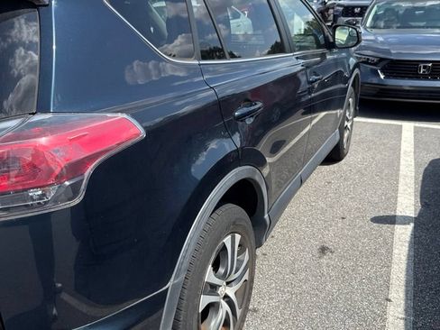 Used 2018 Toyota RAV4 LE FWD image 2