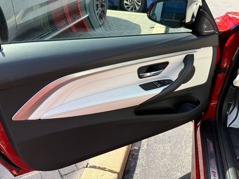 Used 2019 BMW M4 Coupe w/ Competition Package RWD image 12
