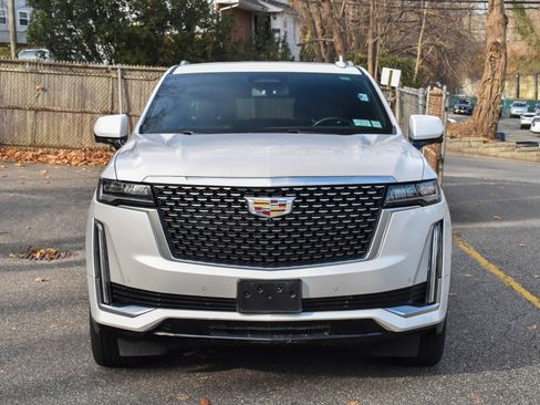 Used 2023 Cadillac Escalade ESV Luxury image 13