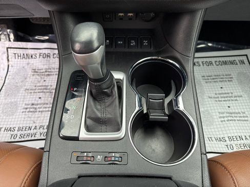 Used 2019 Toyota Highlander Limited image 24