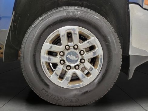 Used 2016 Chevrolet Silverado 2500 LTZ w/ LTZ Plus Package image 3