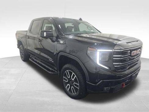 Used 2023 GMC Sierra 1500 AT4 w/ Technology Package AWD/4WD image 3